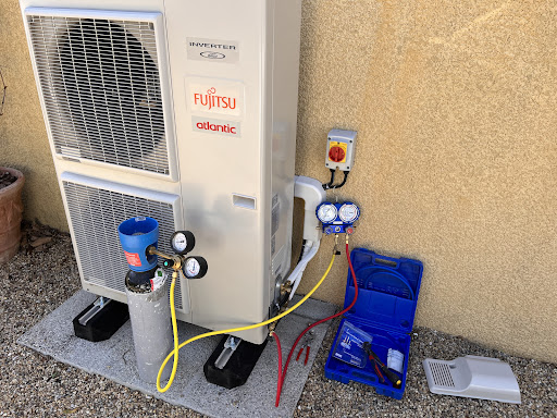 Chauffagiste Izi confort, filiale EDF PAC air/eau Toulon